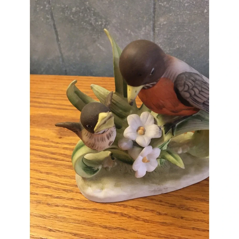 Lefton Robin and baby